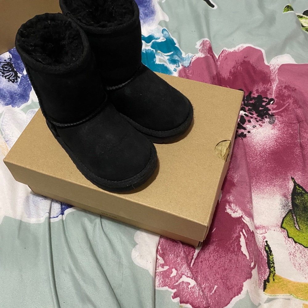 UGG BLACK TODDLER GIRL BOOTS